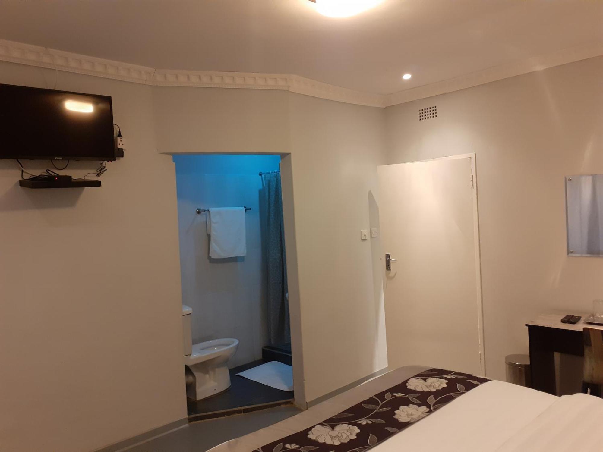 Driftwood Boutique Bed And Breakfast Lobatse Екстериор снимка