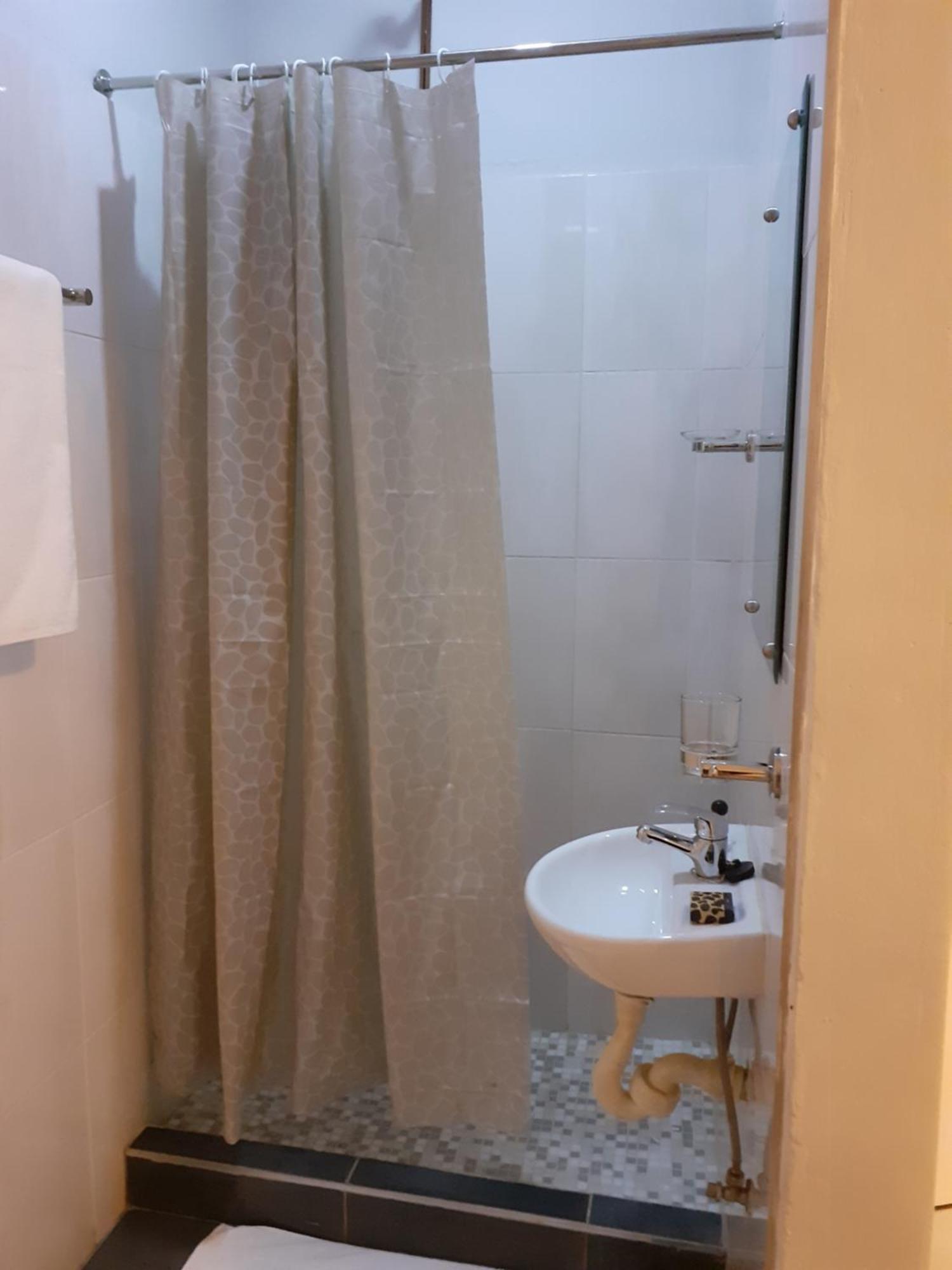 Driftwood Boutique Bed And Breakfast Lobatse Екстериор снимка
